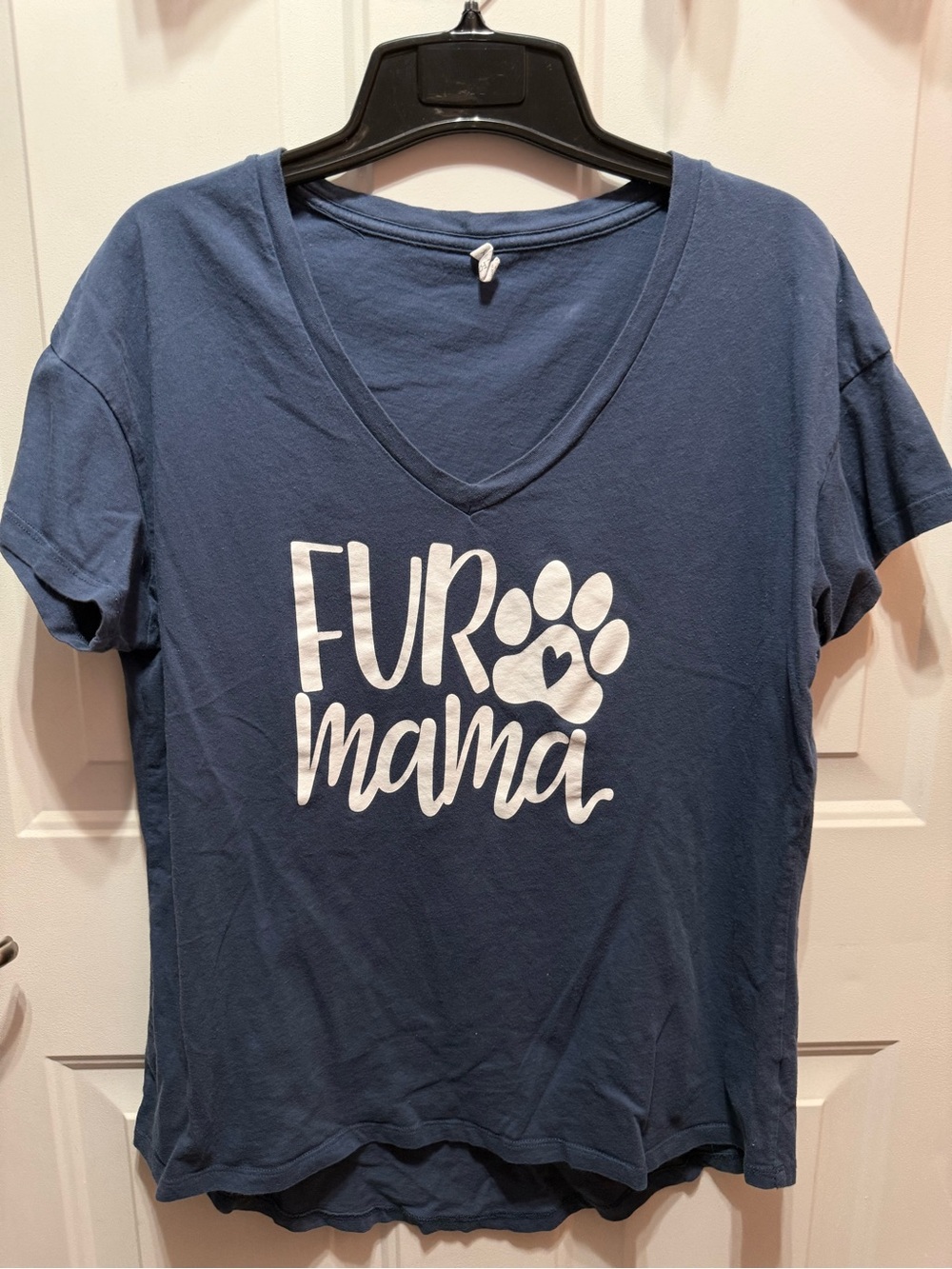 Fur Mama Short Sleeve V-Neck Tee - Navy Size L